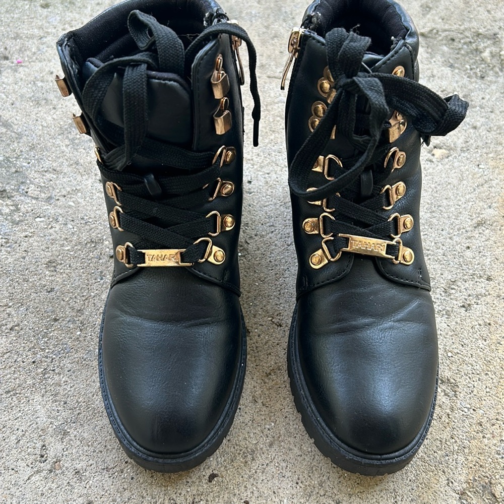 TAHARI girls black combat boot!